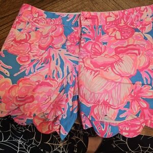 Lilly pulitzer buttercup shorts. Size 2. Barely worn.